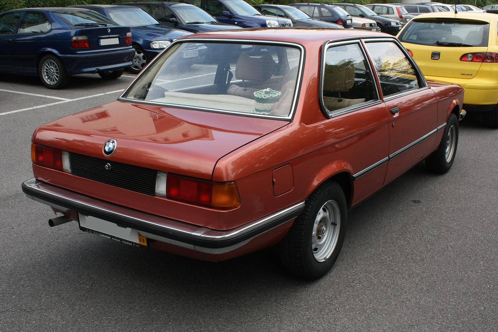 Brown BMW 3 Series (E21), rear three-quarter view